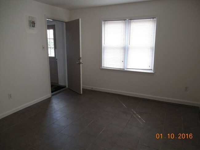 Foto del edificio - 603 Raleigh Ave