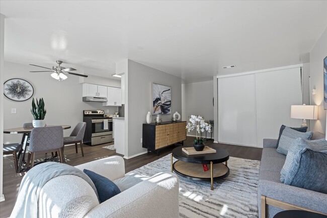 Building Photo - Newport Woods Apartments