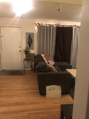 Foto del edificio - 528 W Wellington Ave