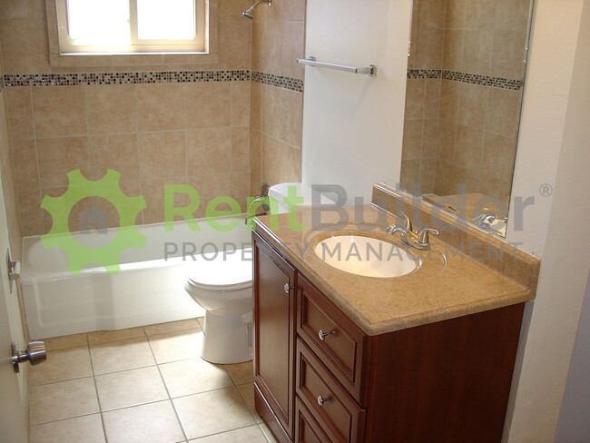 Foto del edificio - 9801 Snow Heights Blvd NE
