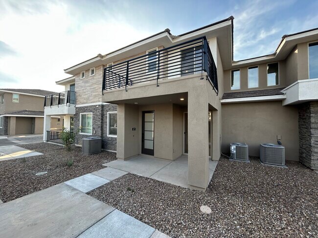 Building Photo - 2121 W Sonoran Desert Dr