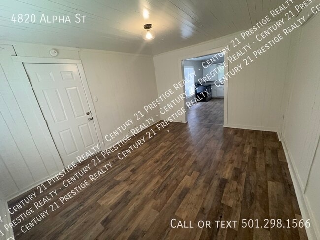 Foto del edificio - 4820 Alpha St