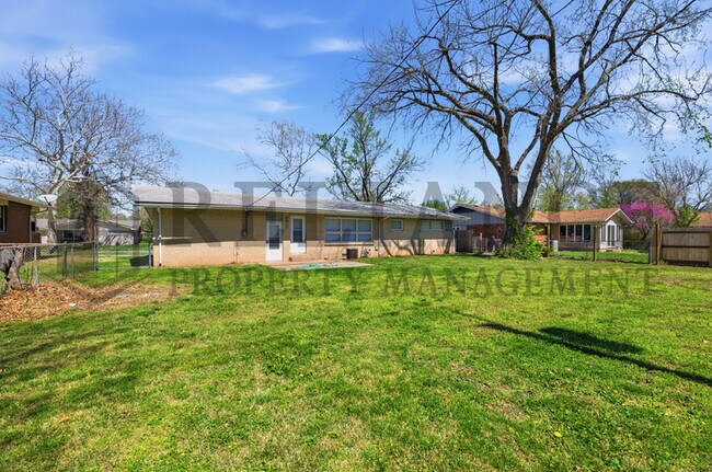 Foto del edificio - 9711 W Birch Ln