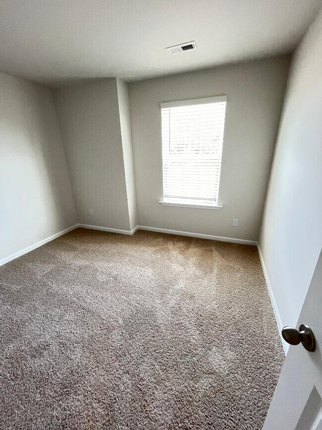 Foto del edificio - 1112 Broholmer Ln