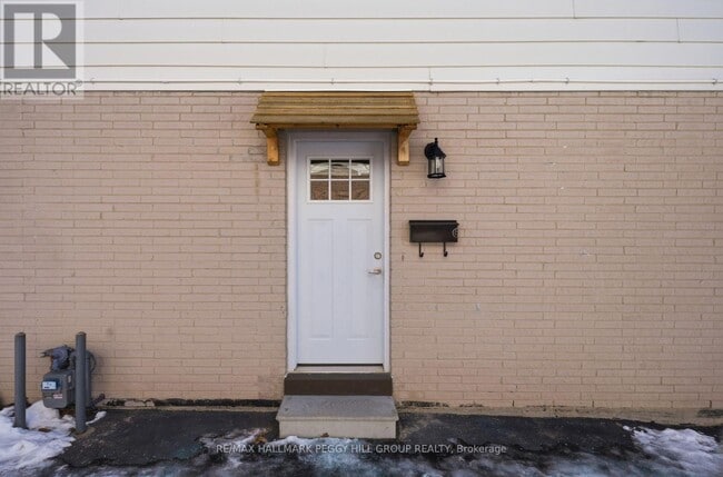 Building Photo - 15 Christie Crescent