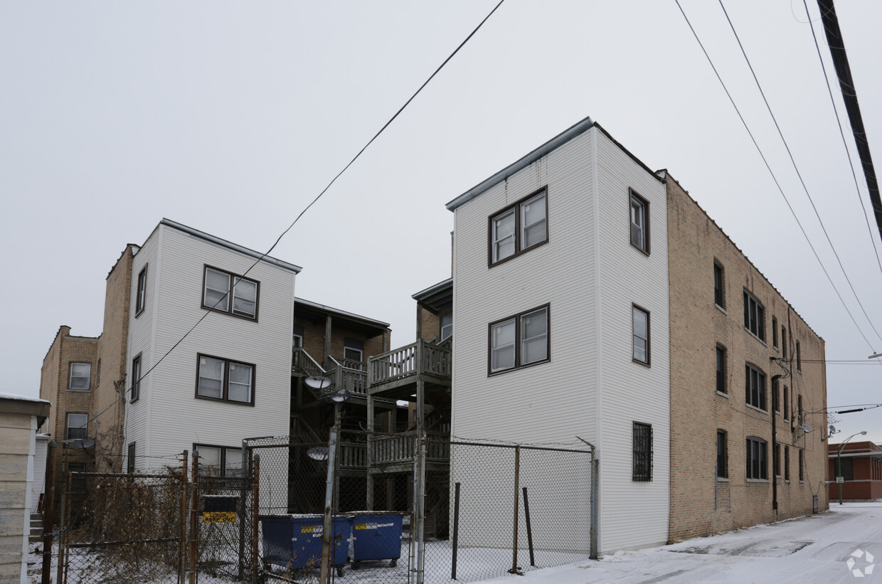 Building Photo - 1645-1653 E 74th Pl
