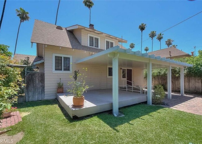 Building Photo - 563 Claremont Pl
