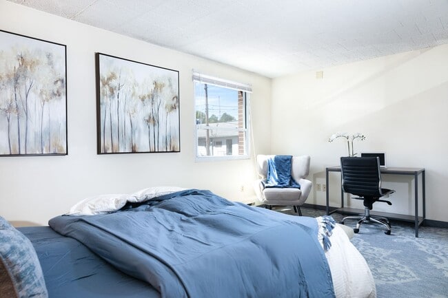 Interior Photo - College Park by Allen & Pugh