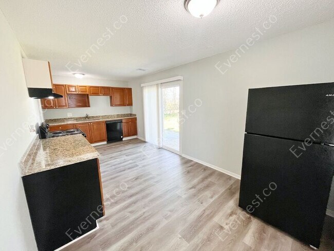 Building Photo - 4328 Pebblebrook Dr