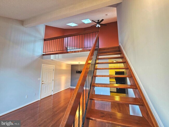 Building Photo - 6925 Mary Caroline Cir