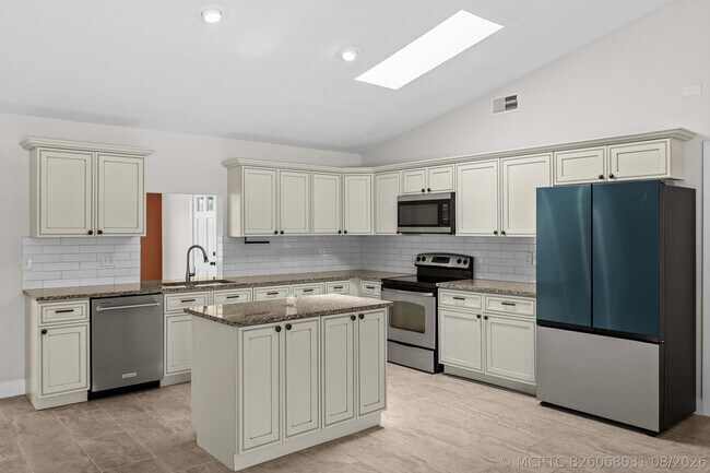 Foto del edificio - 371 SW Butler Ave