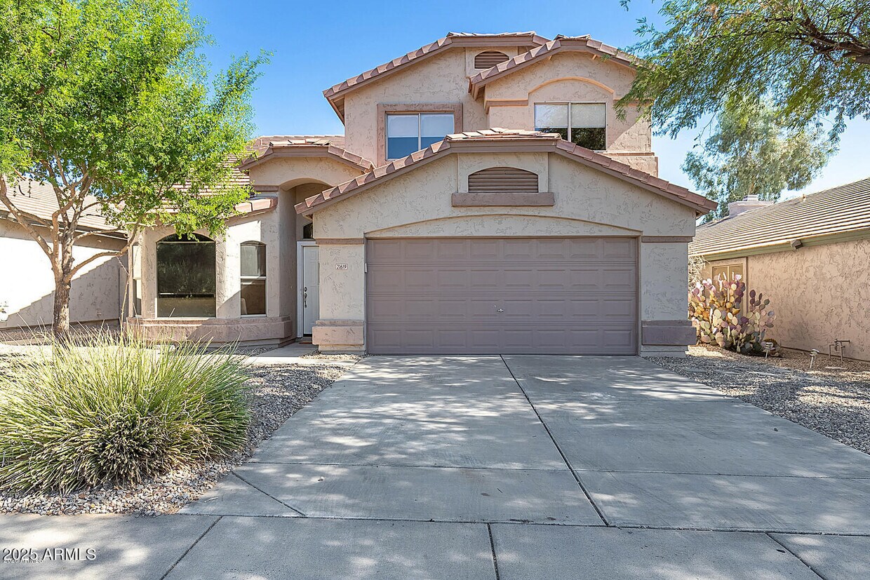 Primary Photo - 21619 N 43rd Pl