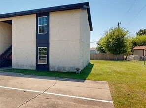 Building Photo - 1524 Pine Ridge Dr
