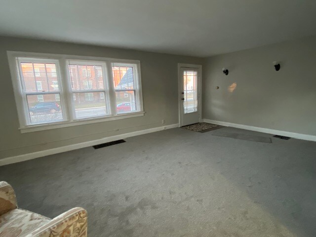 Foto del edificio - 1841 E 5th St