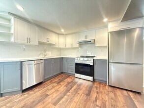 Building Photo - 175 Raylawn Crescent