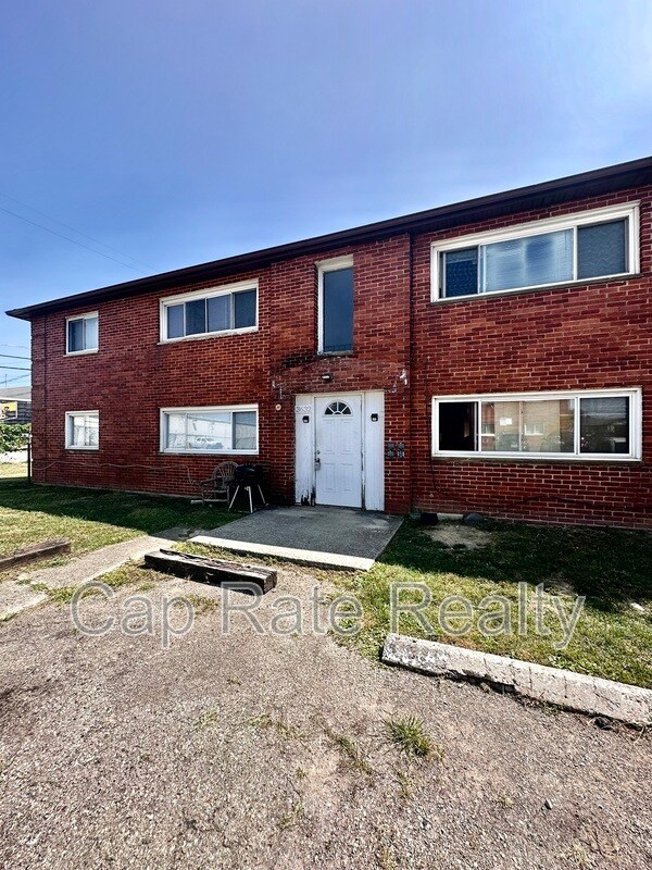 Building Photo - 3632 Cushing Dr