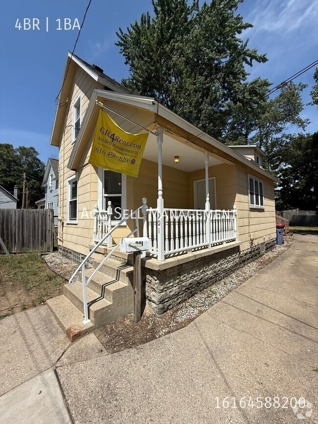 Building Photo - 901 Zeeland Ct NE