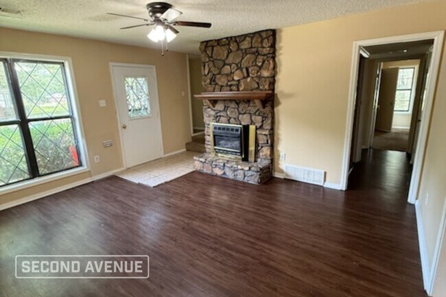 Building Photo - 6384 Oak Park Dr