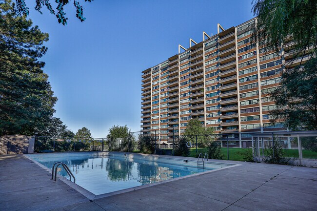 Piscine - 185 Shaughnessy Blvd