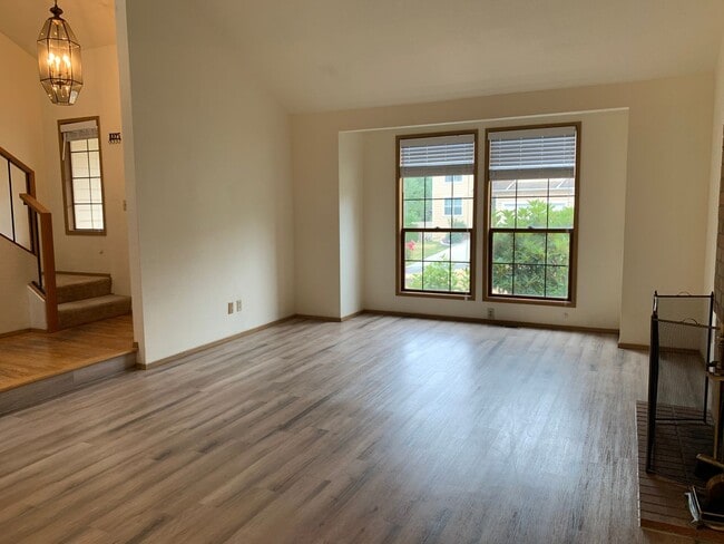 Building Photo - 3 Bedroom Federal Way Home!