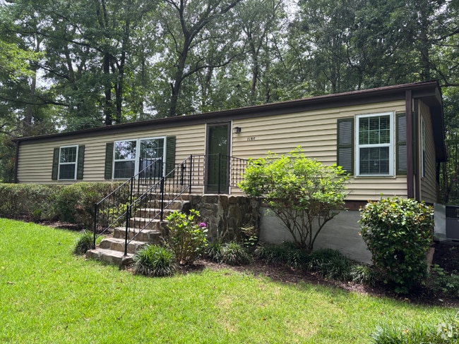 Building Photo - 1173 N McDonough Rd