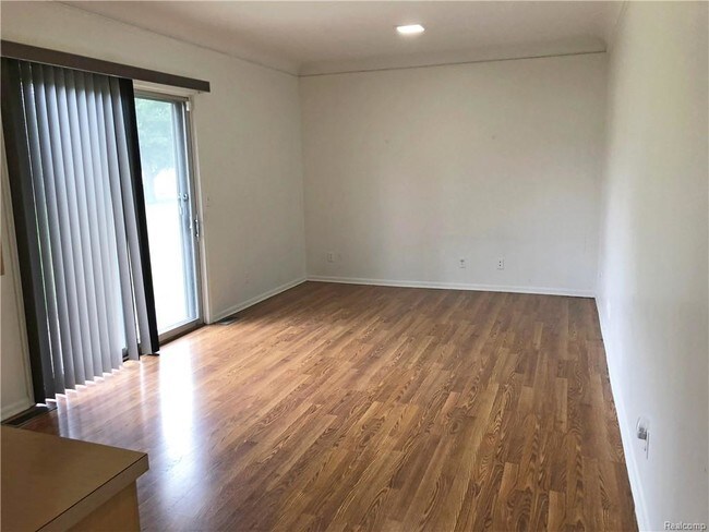 Building Photo - 5505 Antoinette Dr