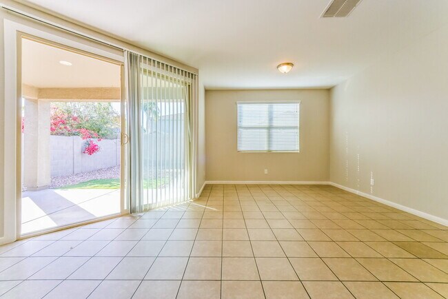 Foto del edificio - 4235 W Dayflower Dr