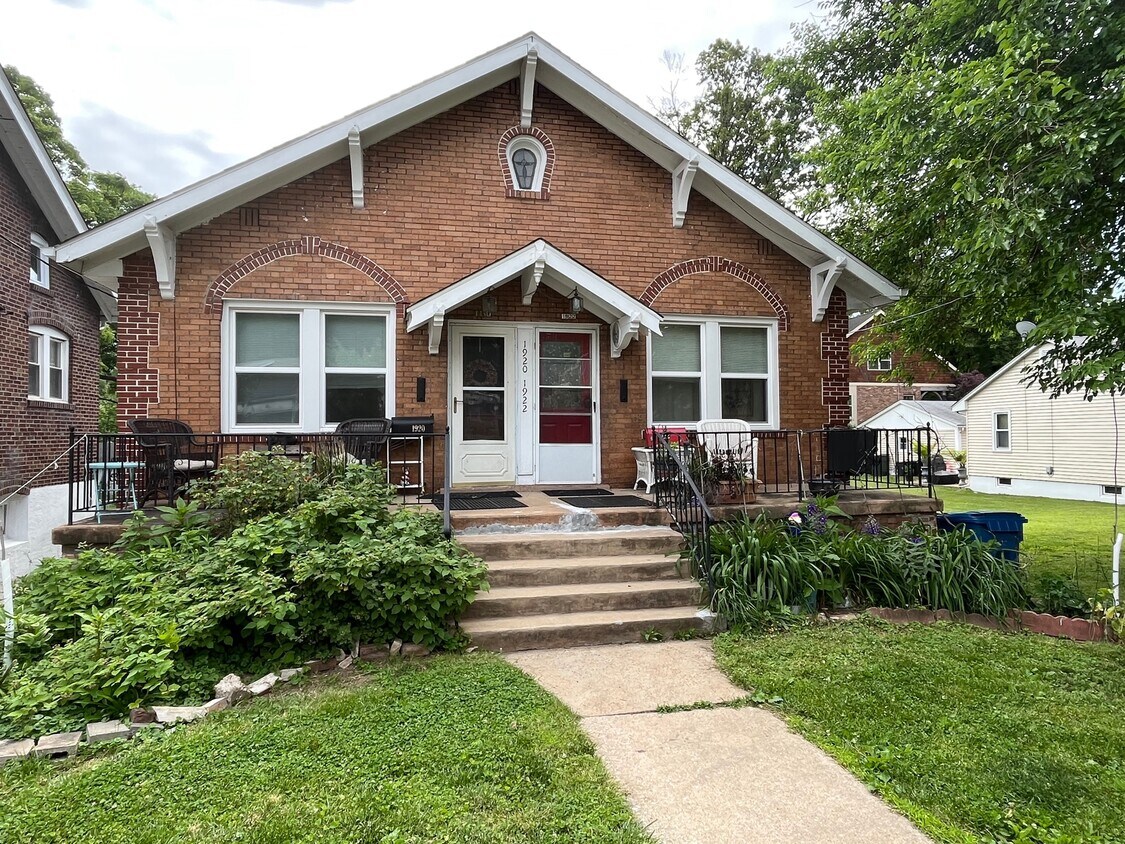 1. 1920 Yale Ave, Maplewood MO 63143, left side - 1920 Yale Ave