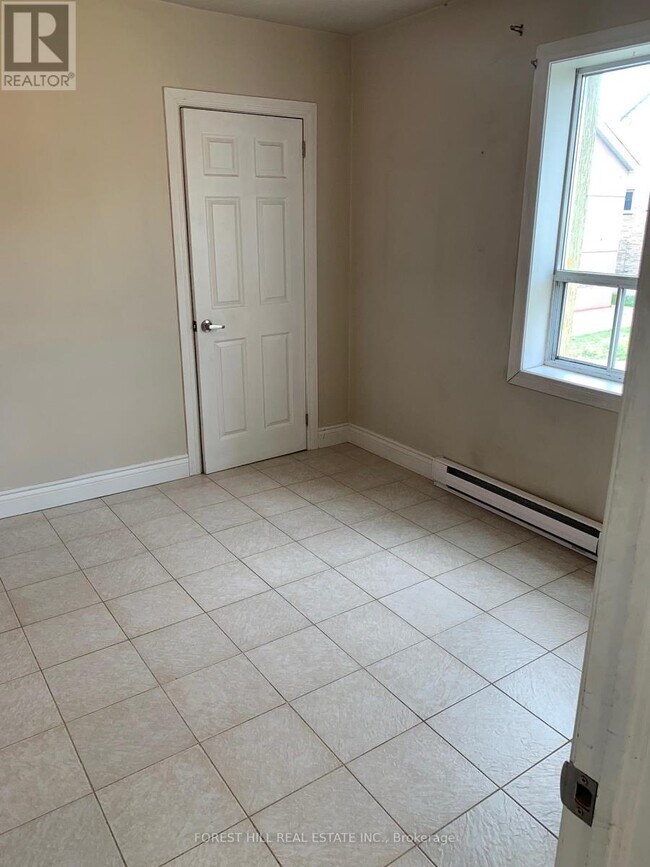 Building Photo - 3430 Lake Shore Blvd W