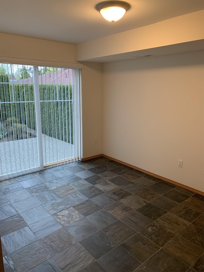 Photo - 9515 Holly Dr (Everett, WA) Townhome