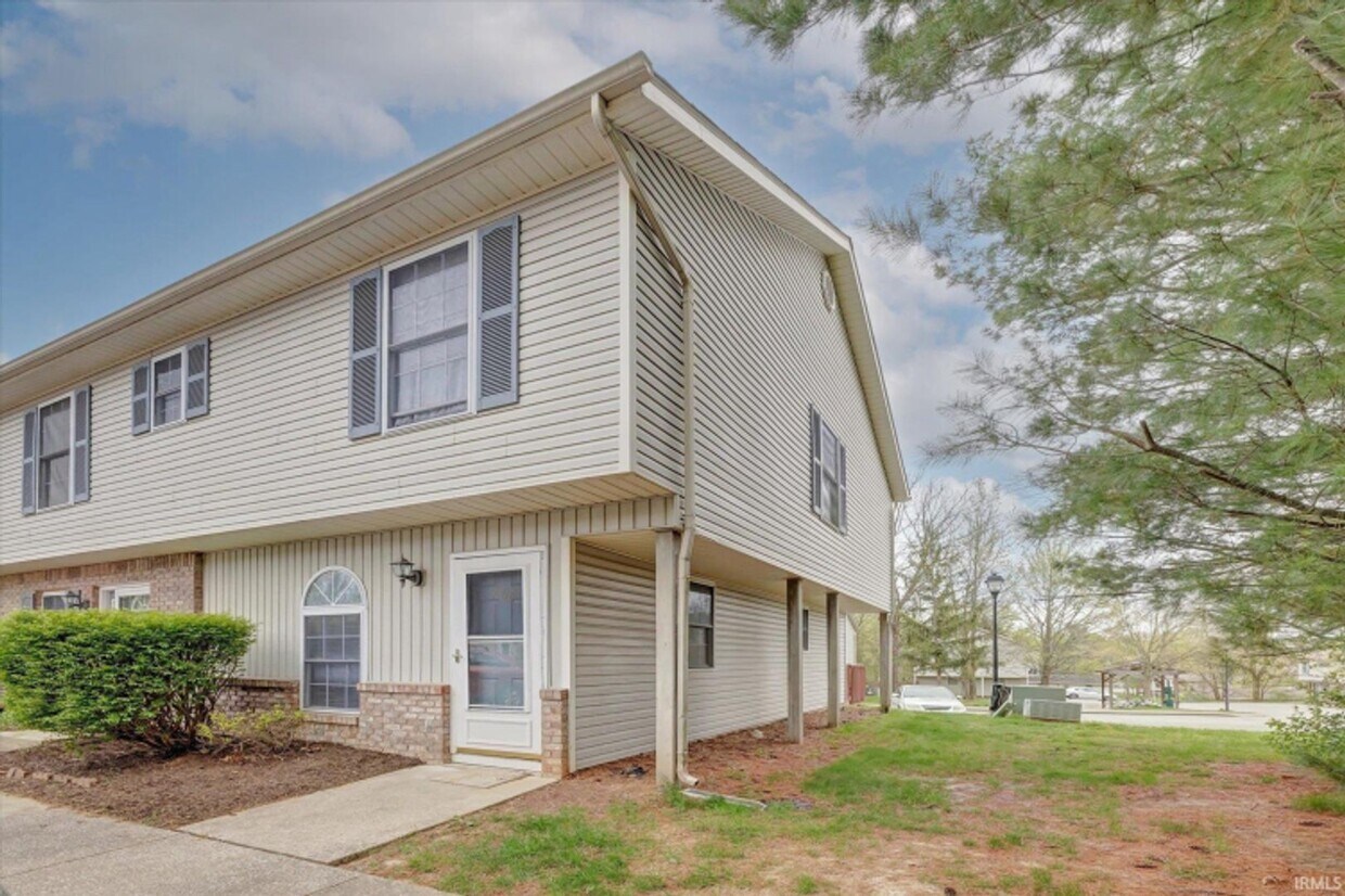 Foto principal - 3 Bedroom Avail August 2026; Rent $1,700