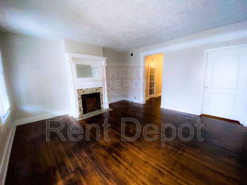 215 E Oak St Unit IN 47713 A, Evansville, IN 47714 Condo for Rent