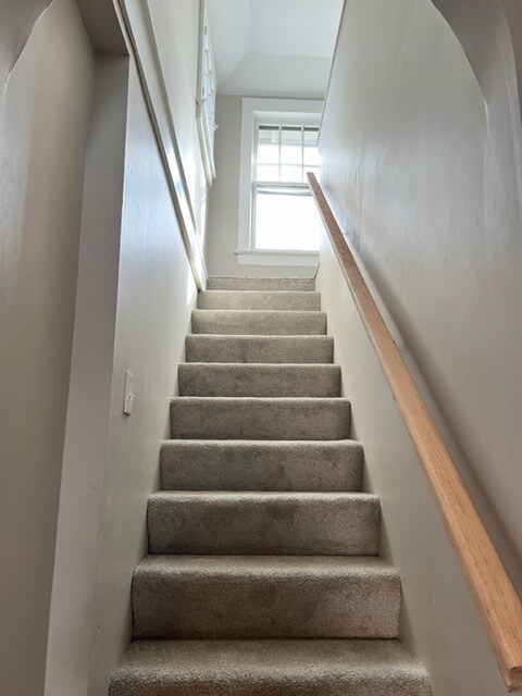 Building Photo - 803 E 39th St