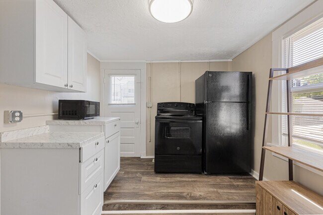 Building Photo - 117 S 38th St