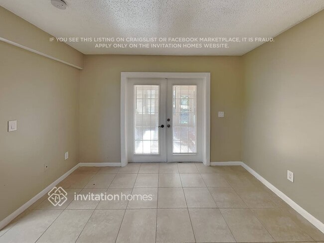 Building Photo - 1231 Essex Dr