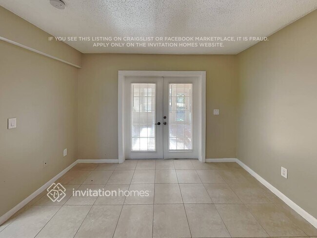 Foto del edificio - 1231 Essex Dr