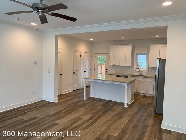 Foto del edificio - 4 br, 4.5 bath House - 129 S. Debardeleben St