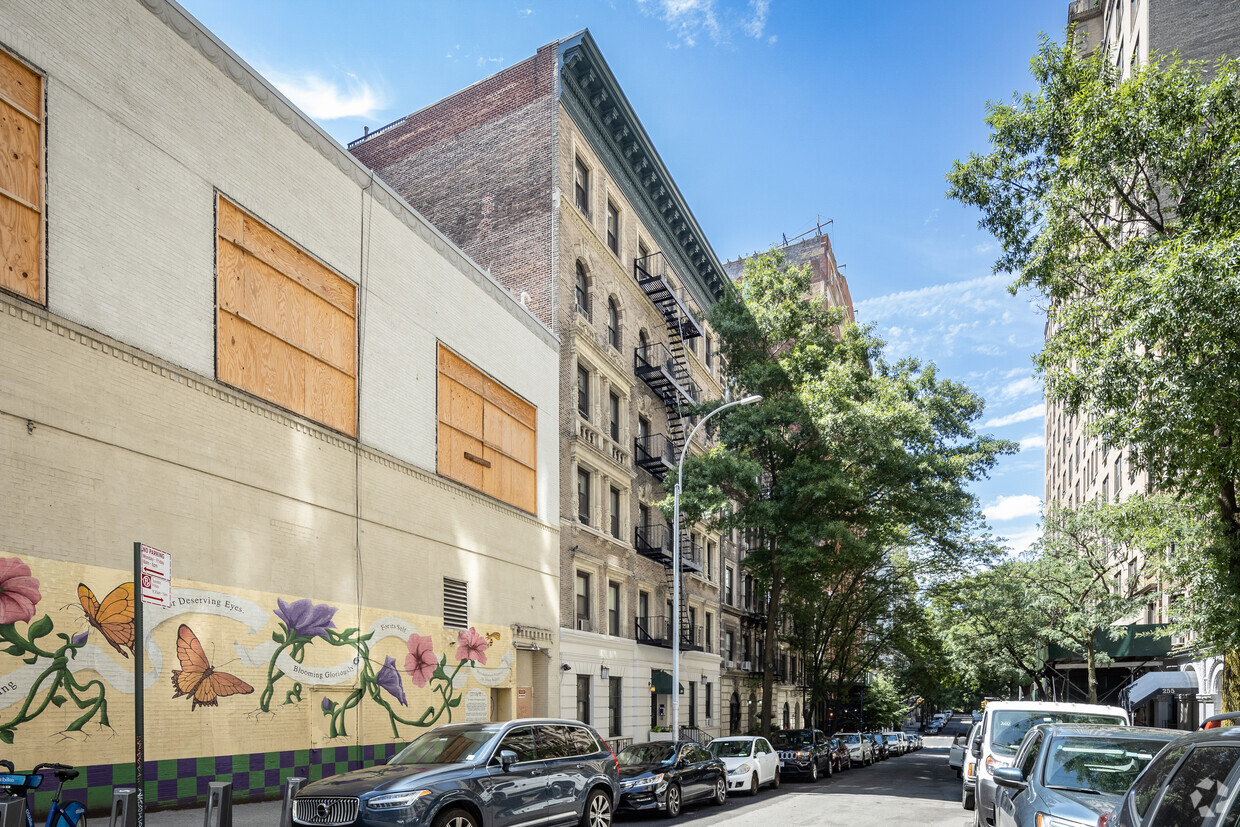 Primary Photo - 288-290 W 92nd St