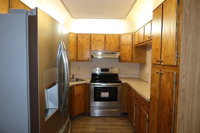 Building Photo - 8213 Sun Spring Cir