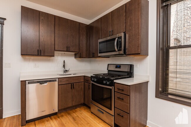 Foto del edificio - 837 W 33rd St