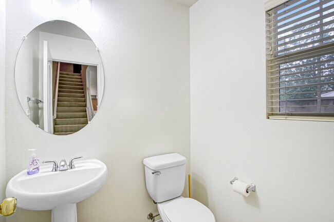 Building Photo - 7331 Shelby Pl