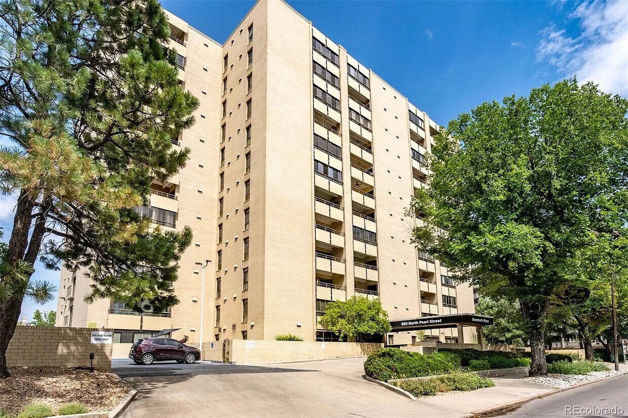 Primary Photo - 800 N Pearl St