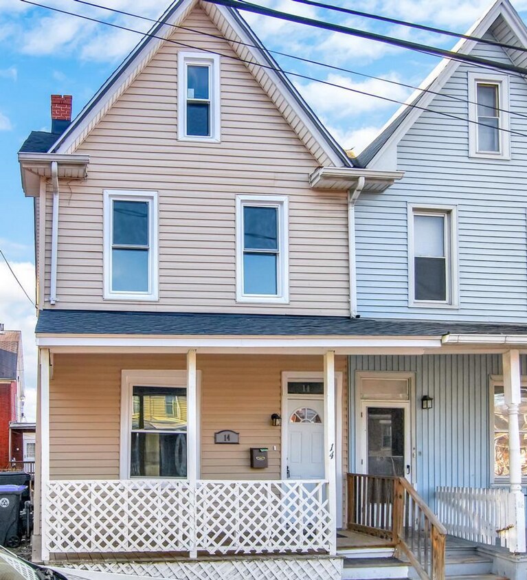 Primary Photo - Coming Soon - 3 Bedroom 1.5 bath located i...