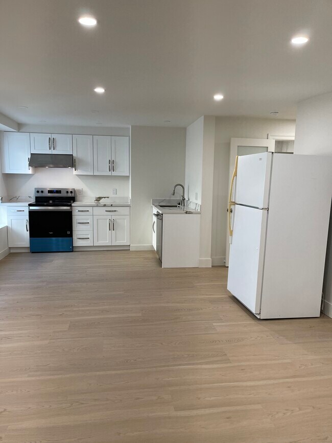 Foto del edificio - 633 Rocca Ave