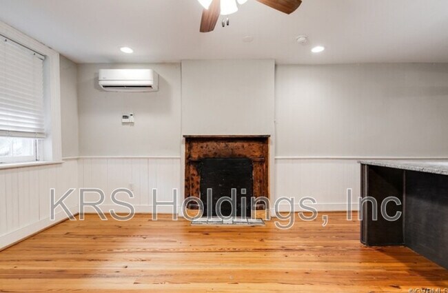 Foto del edificio - 338 S Laurel St