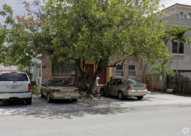 Foto del edificio - 905 SE 2nd Ct