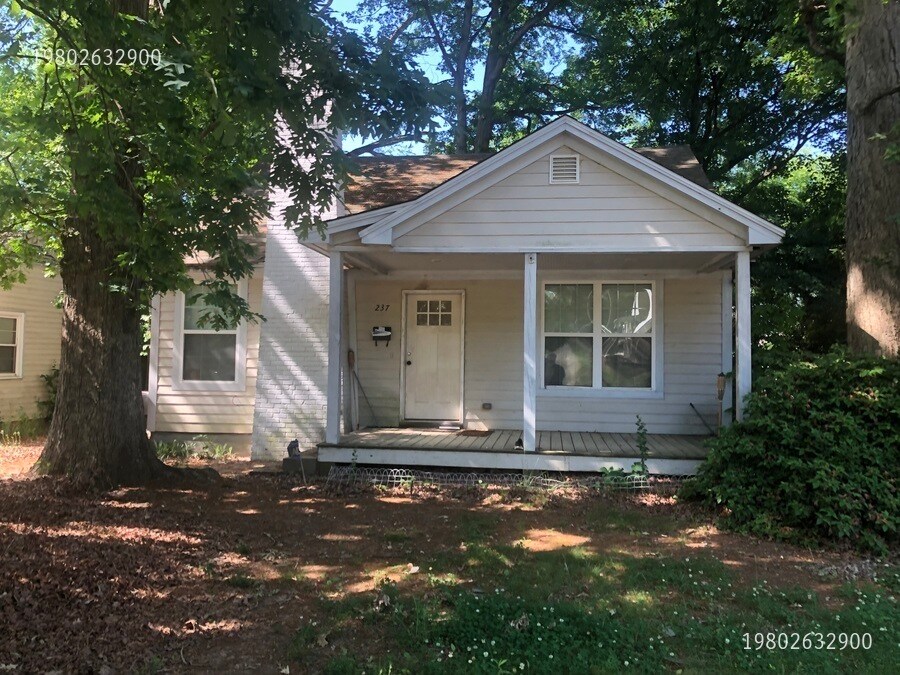 Foto principal - 237 Plymouth Ave