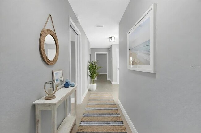 Foto del edificio - 124 Crystal Beach Ave