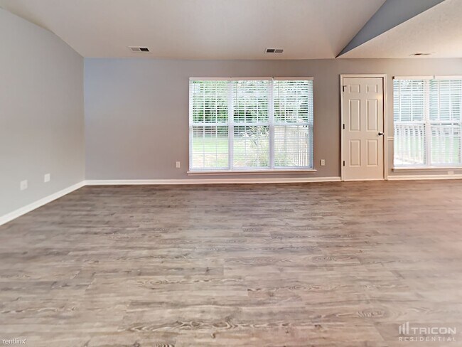 Building Photo - 4425 Fawnbrook Ave SW