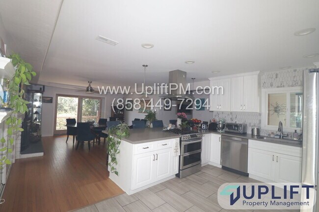 Foto del edificio - 2655 Chauncey Dr